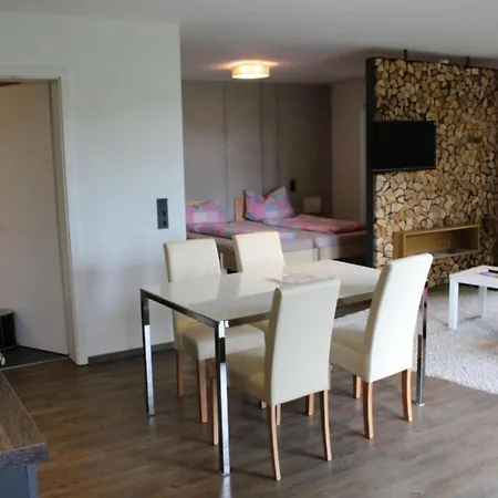 Constance Garden Comfortable *