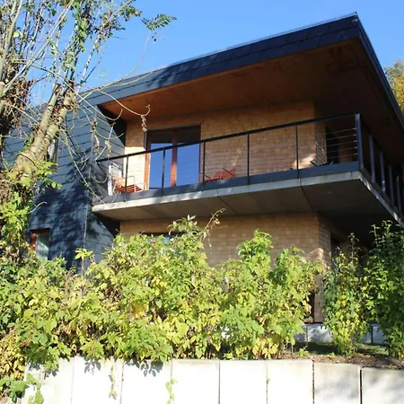 Constance Garden Comfortable *